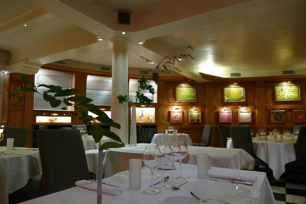 Logis Hotel Le France Villers-le-Lac Εξωτερικό φωτογραφία